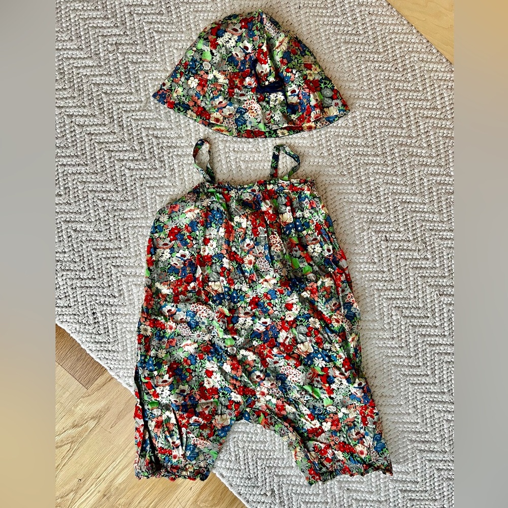 Bonpoint Flower Patterned Romper Dress with Hat 12mo